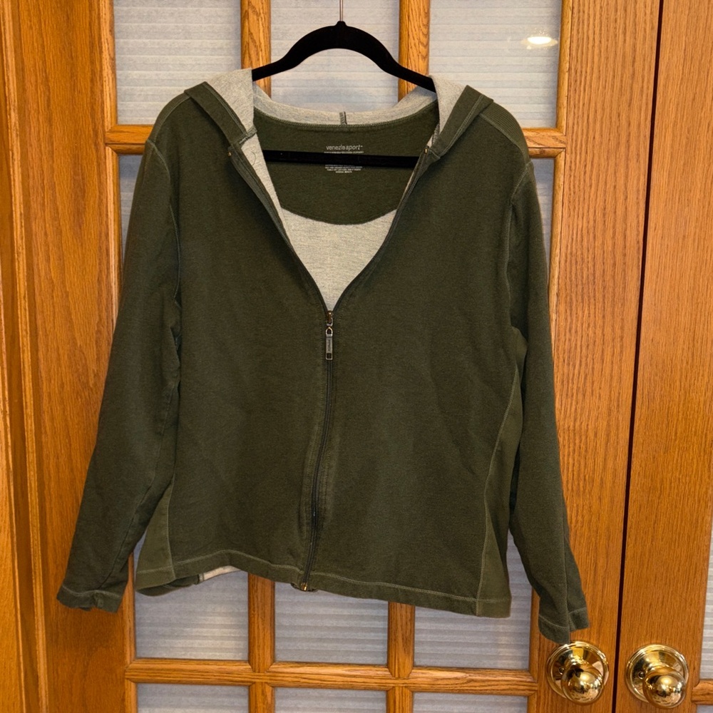 VGUC Venezia Olive Zip-Up Hoodie